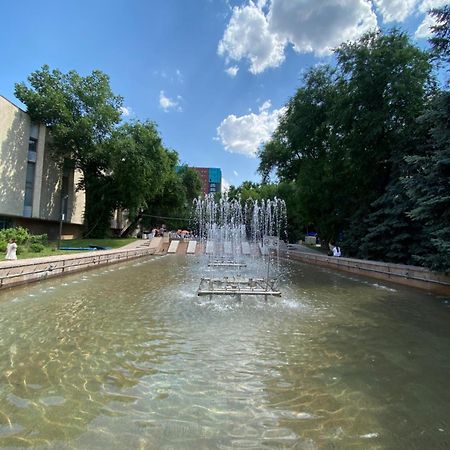 Квартира В Центре Алматы Buitenkant foto