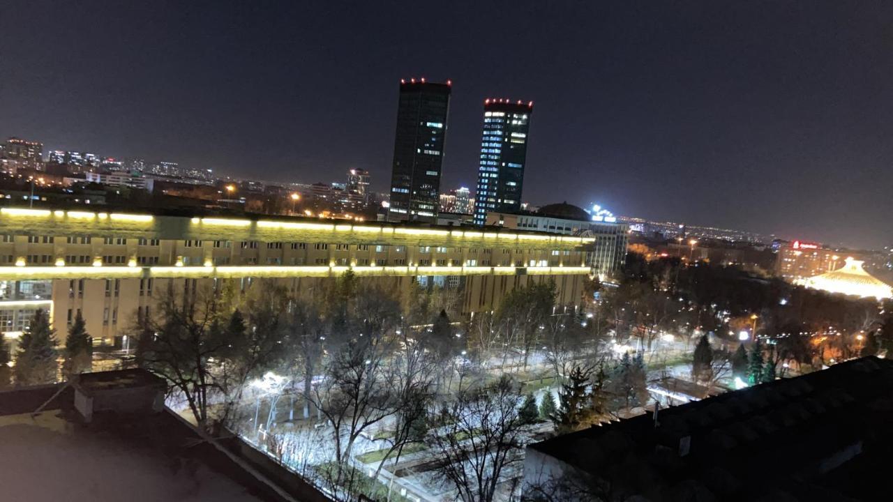 Квартира В Центре Алматы Buitenkant foto