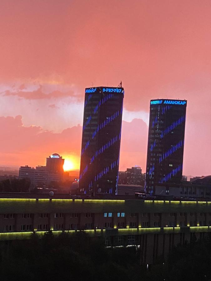 Квартира В Центре Алматы Buitenkant foto